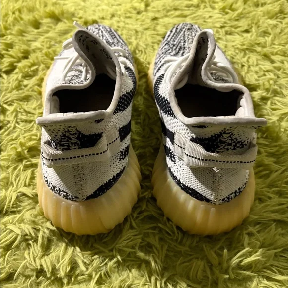 Adidas Yeezy 350 Zebra - Picture 4 of 4